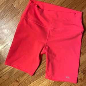 Alo Yoga hot pink/coral bike shorts L